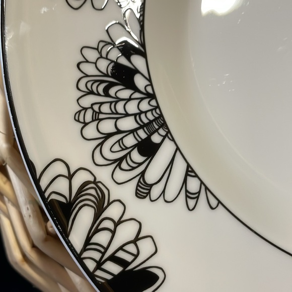 Kate Spade by Lenox - Dogwood Point - 9” Luncheon or salad Plate Replacement - Picture 3 of 10